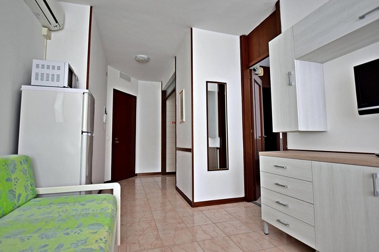Condominio Luna 1 لينانو سابيادورو المظهر الخارجي الصورة